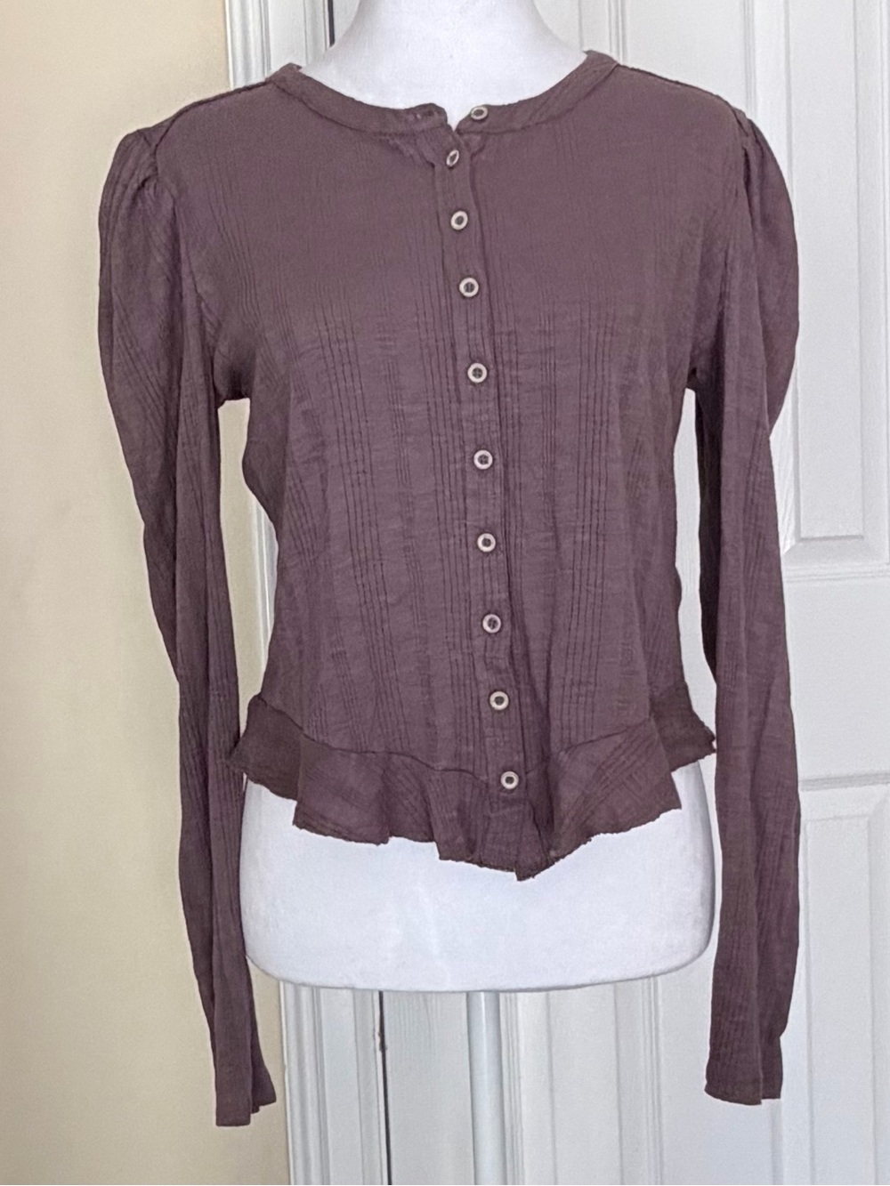 Pilcro Anthropologie Pintuck Button Front Top Medium Boho Cottagecore Brown